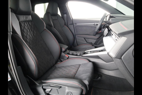 Audi A3 Sportback 40 TFSI e S edition 204 pk S-tronic | Nieuw Mode!!| Verlengde garantie | Navigatie | Trekhaak (afneembaar) | Parkeersensoren (Park assist) | Adaptieve cruise control | Stoelverwarming | S-line | Audi A3 Sportback 40 TFSI e S edition 204 pk S-tronic | Nieuw Mode!!| Verlengde garantie | Navigatie | Trekhaak (afneembaar) | Parkeersensoren (Park assist) | Adaptieve cruise control | Stoelverwarming | S-line |