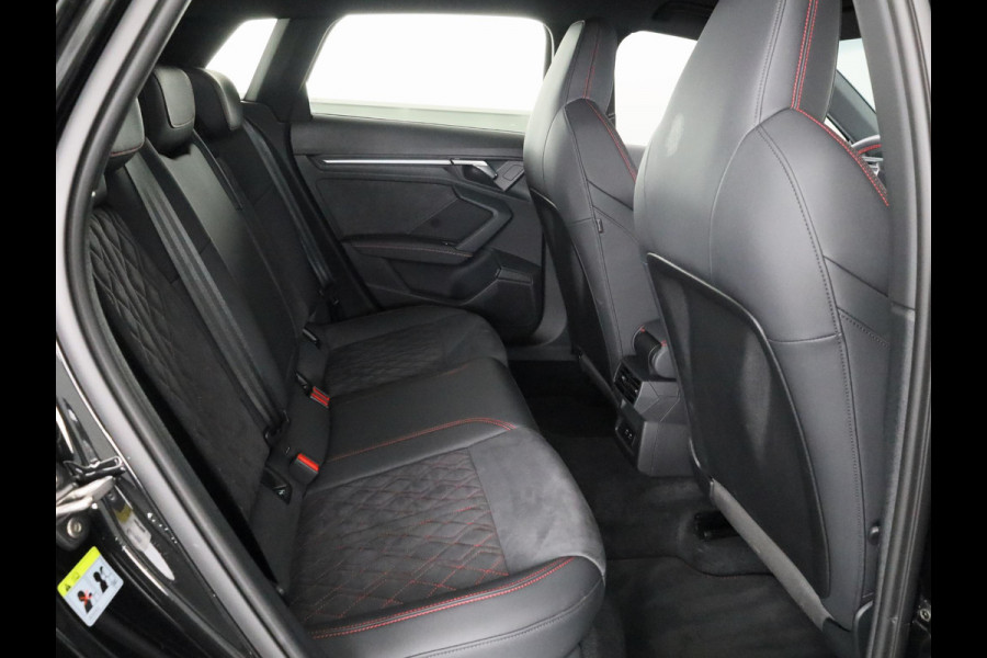 Audi A3 Sportback 40 TFSI e S edition 204 pk S-tronic | Nieuw Mode!!| Verlengde garantie | Navigatie | Trekhaak (afneembaar) | Parkeersensoren (Park assist) | Adaptieve cruise control | Stoelverwarming | S-line | Audi A3 Sportback 40 TFSI e S edition 204 pk S-tronic | Nieuw Mode!!| Verlengde garantie | Navigatie | Trekhaak (afneembaar) | Parkeersensoren (Park assist) | Adaptieve cruise control | Stoelverwarming | S-line |