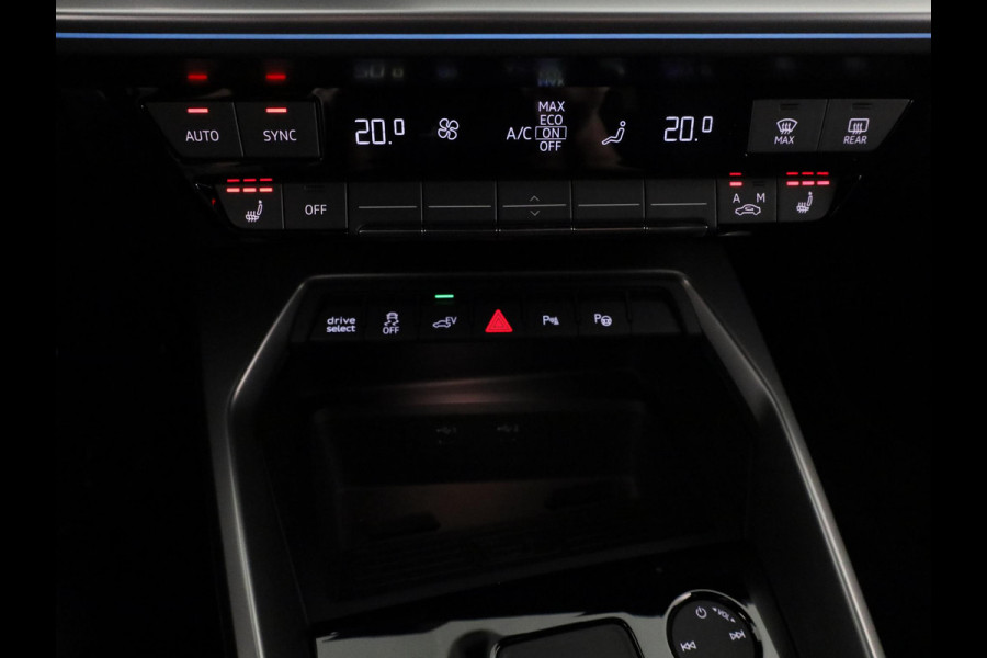Audi A3 Sportback 40 TFSI e S edition 204 pk S-tronic | Nieuw Mode!!| Verlengde garantie | Navigatie | Trekhaak (afneembaar) | Parkeersensoren (Park assist) | Adaptieve cruise control | Stoelverwarming | S-line | Audi A3 Sportback 40 TFSI e S edition 204 pk S-tronic | Nieuw Mode!!| Verlengde garantie | Navigatie | Trekhaak (afneembaar) | Parkeersensoren (Park assist) | Adaptieve cruise control | Stoelverwarming | S-line |