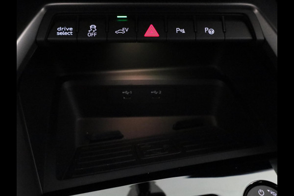 Audi A3 Sportback 40 TFSI e S edition 204 pk S-tronic | Nieuw Mode!!| Verlengde garantie | Navigatie | Trekhaak (afneembaar) | Parkeersensoren (Park assist) | Adaptieve cruise control | Stoelverwarming | S-line | Audi A3 Sportback 40 TFSI e S edition 204 pk S-tronic | Nieuw Mode!!| Verlengde garantie | Navigatie | Trekhaak (afneembaar) | Parkeersensoren (Park assist) | Adaptieve cruise control | Stoelverwarming | S-line |