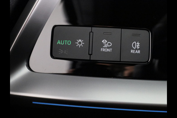 Audi A3 Sportback 40 TFSI e S edition 204 pk S-tronic | Nieuw Mode!!| Verlengde garantie | Navigatie | Trekhaak (afneembaar) | Parkeersensoren (Park assist) | Adaptieve cruise control | Stoelverwarming | S-line | Audi A3 Sportback 40 TFSI e S edition 204 pk S-tronic | Nieuw Mode!!| Verlengde garantie | Navigatie | Trekhaak (afneembaar) | Parkeersensoren (Park assist) | Adaptieve cruise control | Stoelverwarming | S-line |