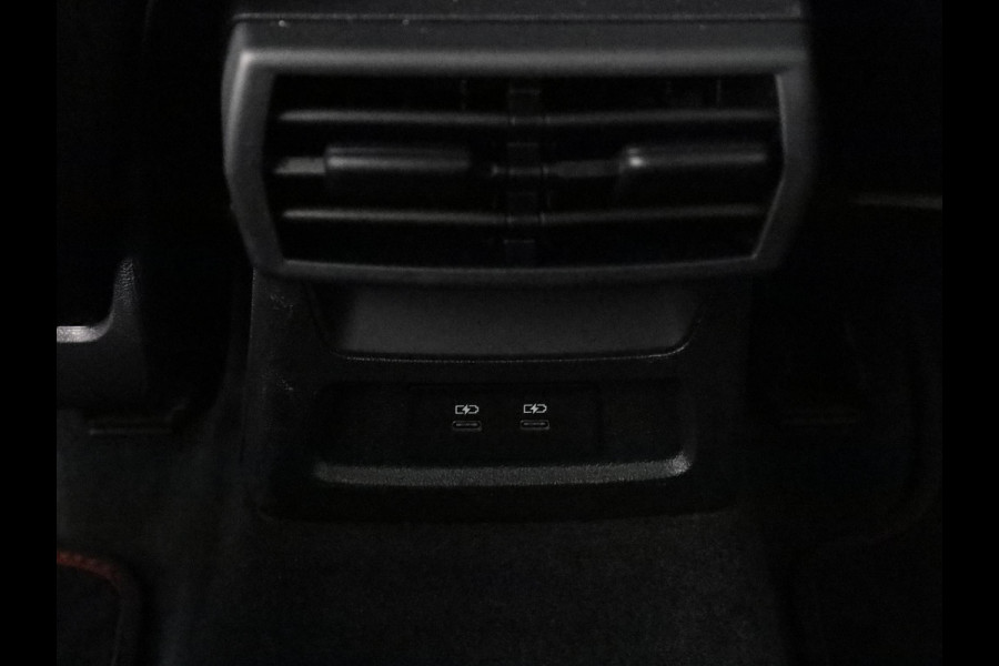 Audi A3 Sportback 40 TFSI e S edition 204 pk S-tronic | Nieuw Mode!!| Verlengde garantie | Navigatie | Trekhaak (afneembaar) | Parkeersensoren (Park assist) | Adaptieve cruise control | Stoelverwarming | S-line | Audi A3 Sportback 40 TFSI e S edition 204 pk S-tronic | Nieuw Mode!!| Verlengde garantie | Navigatie | Trekhaak (afneembaar) | Parkeersensoren (Park assist) | Adaptieve cruise control | Stoelverwarming | S-line |