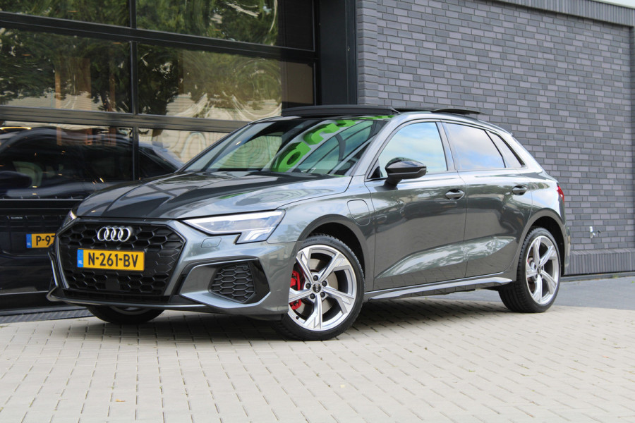 Audi A3 Sportback 45 TFSI e S edition Competition | NAP | BTW | PANO | S-LINE | CARPLAY | Audi A3 Sportback 45 TFSI e S edition Competition | NAP | BTW | PANO | S-LINE | CARPLAY |