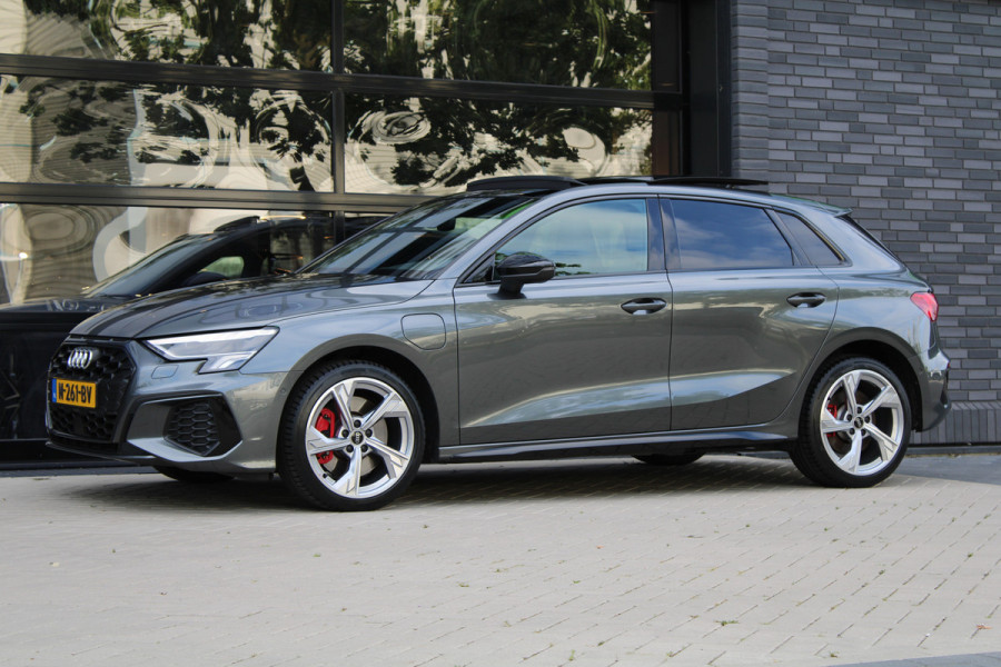 Audi A3 Sportback 45 TFSI e S edition Competition | NAP | BTW | PANO | S-LINE | CARPLAY | Audi A3 Sportback 45 TFSI e S edition Competition | NAP | BTW | PANO | S-LINE | CARPLAY |