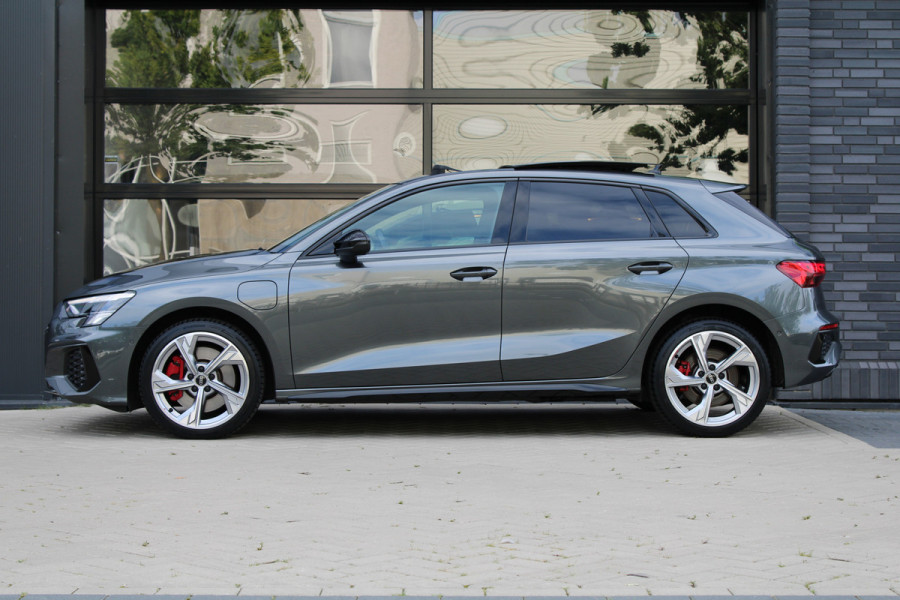 Audi A3 Sportback 45 TFSI e S edition Competition | NAP | BTW | PANO | S-LINE | CARPLAY | Audi A3 Sportback 45 TFSI e S edition Competition | NAP | BTW | PANO | S-LINE | CARPLAY |