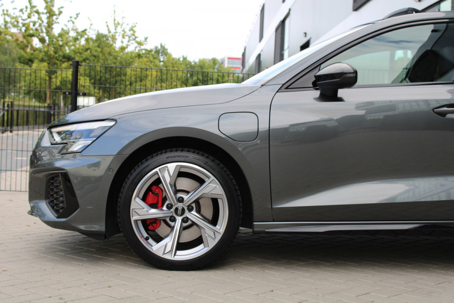 Audi A3 Sportback 45 TFSI e S edition Competition | NAP | BTW | PANO | S-LINE | CARPLAY | Audi A3 Sportback 45 TFSI e S edition Competition | NAP | BTW | PANO | S-LINE | CARPLAY |