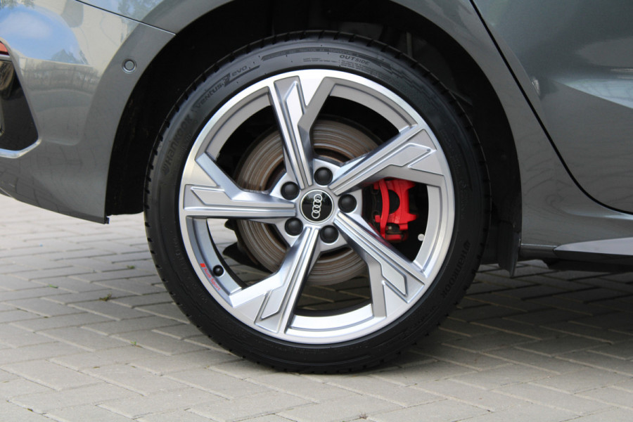 Audi A3 Sportback 45 TFSI e S edition Competition | NAP | BTW | PANO | S-LINE | CARPLAY | Audi A3 Sportback 45 TFSI e S edition Competition | NAP | BTW | PANO | S-LINE | CARPLAY |