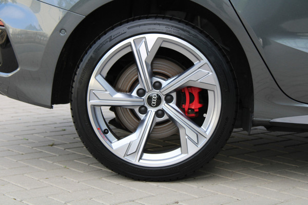 Audi A3 Sportback 45 TFSI e S edition Competition | NAP | BTW | PANO | S-LINE | CARPLAY | Audi A3 Sportback 45 TFSI e S edition Competition | NAP | BTW | PANO | S-LINE | CARPLAY |