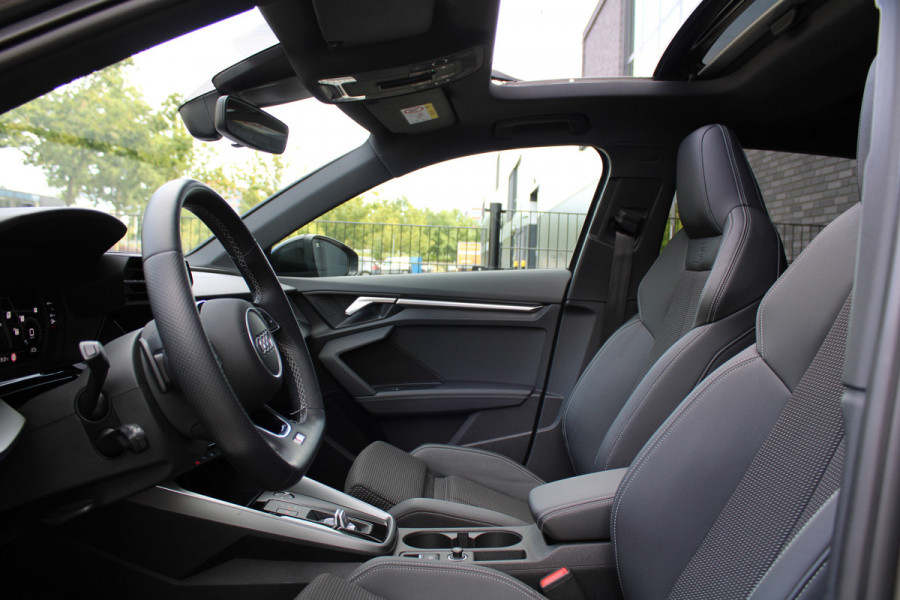 Audi A3 Sportback 45 TFSI e S edition Competition | NAP | BTW | PANO | S-LINE | CARPLAY | Audi A3 Sportback 45 TFSI e S edition Competition | NAP | BTW | PANO | S-LINE | CARPLAY |