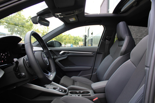Audi A3 Sportback 45 TFSI e S edition Competition | NAP | BTW | PANO | S-LINE | CARPLAY | Audi A3 Sportback 45 TFSI e S edition Competition | NAP | BTW | PANO | S-LINE | CARPLAY |