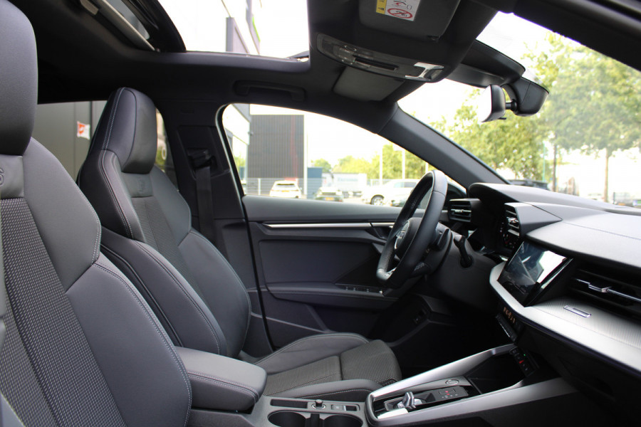 Audi A3 Sportback 45 TFSI e S edition Competition | NAP | BTW | PANO | S-LINE | CARPLAY | Audi A3 Sportback 45 TFSI e S edition Competition | NAP | BTW | PANO | S-LINE | CARPLAY |