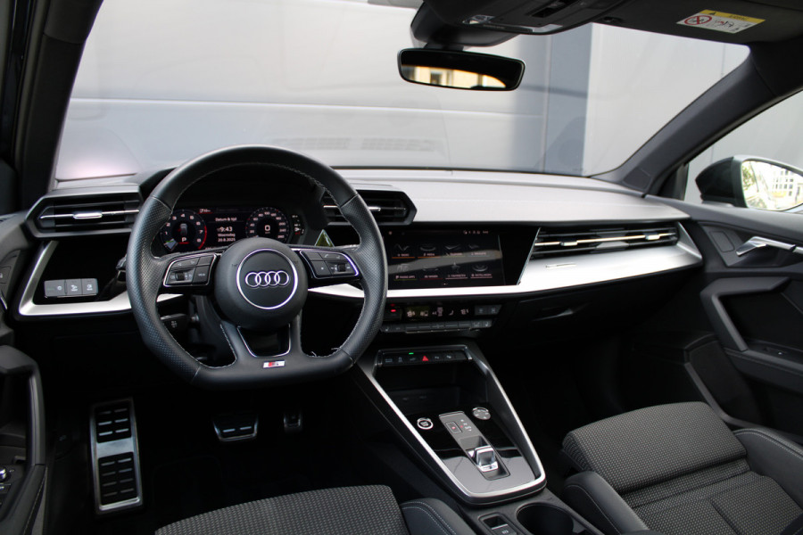 Audi A3 Sportback 45 TFSI e S edition Competition | NAP | BTW | PANO | S-LINE | CARPLAY | Audi A3 Sportback 45 TFSI e S edition Competition | NAP | BTW | PANO | S-LINE | CARPLAY |