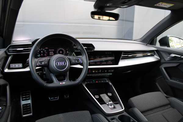 Audi A3 Sportback 45 TFSI e S edition Competition | NAP | BTW | PANO | S-LINE | CARPLAY | Audi A3 Sportback 45 TFSI e S edition Competition | NAP | BTW | PANO | S-LINE | CARPLAY |