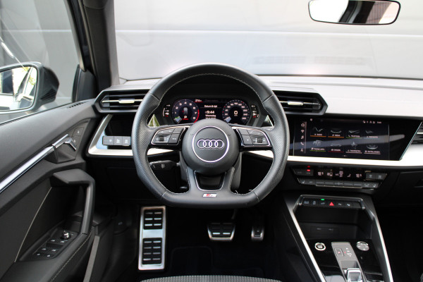 Audi A3 Sportback 45 TFSI e S edition Competition | NAP | BTW | PANO | S-LINE | CARPLAY | Audi A3 Sportback 45 TFSI e S edition Competition | NAP | BTW | PANO | S-LINE | CARPLAY |