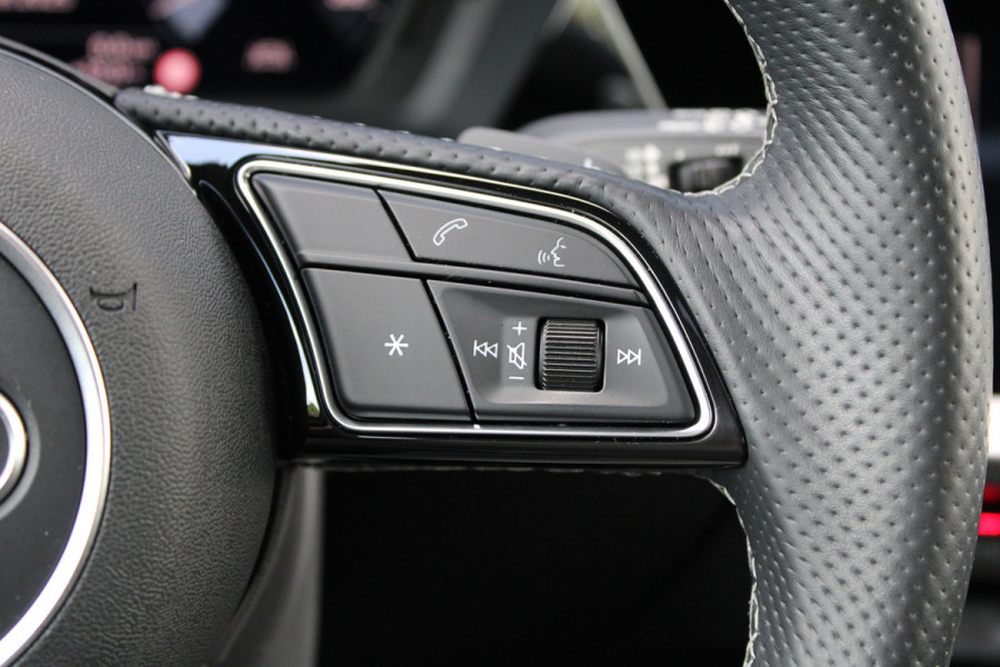 Audi A3 Sportback 45 TFSI e S edition Competition | NAP | BTW | PANO | S-LINE | CARPLAY | Audi A3 Sportback 45 TFSI e S edition Competition | NAP | BTW | PANO | S-LINE | CARPLAY |