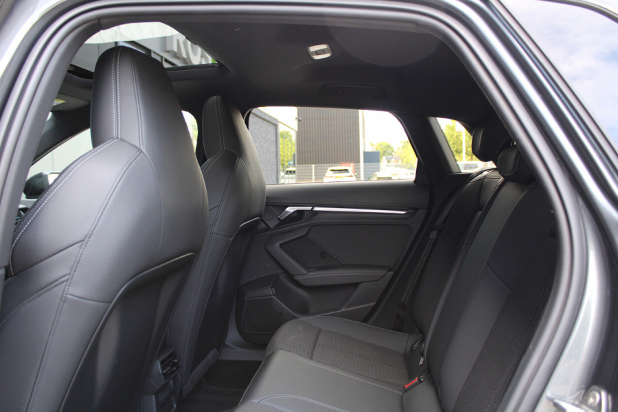 Audi A3 Sportback 45 TFSI e S edition Competition | NAP | BTW | PANO | S-LINE | CARPLAY | Audi A3 Sportback 45 TFSI e S edition Competition | NAP | BTW | PANO | S-LINE | CARPLAY |