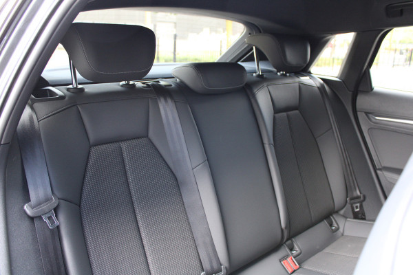 Audi A3 Sportback 45 TFSI e S edition Competition | NAP | BTW | PANO | S-LINE | CARPLAY | Audi A3 Sportback 45 TFSI e S edition Competition | NAP | BTW | PANO | S-LINE | CARPLAY |