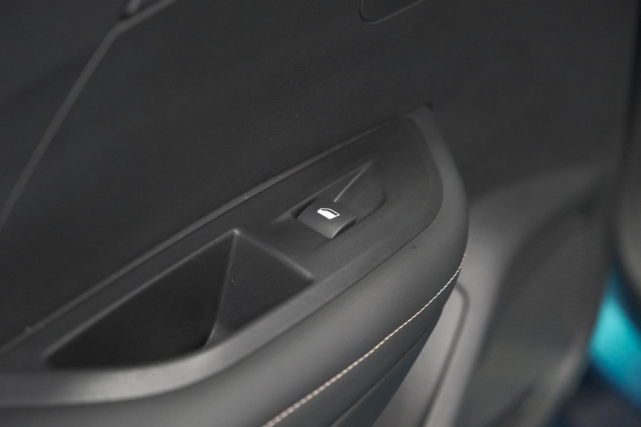 Peugeot 2008 Hybrid 145 e-DCS6 Allure | 360 Camera | Adaptieve Cruise Control | Dodehoekdetectie