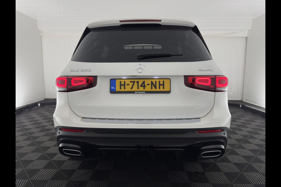 Mercedes-Benz Glb 250 4MATIC Premium Aut. *PANO | LEATHER-MICROFIBRE | FULL-LED | BURMESTER-SOUND | TOP-VIEW | ADAPTIVE-CRUISE | BLIND-SPOT | MEMORY-PACK | WIDESCREEN-COCKPIT | KEYLESS | HEATED-SPORTSEATS | AMBIENT-LIGHT | CARPL