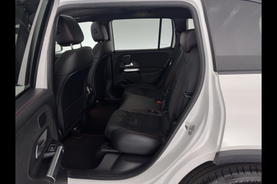 Mercedes-Benz Glb 250 4MATIC Premium Aut. *PANO | LEATHER-MICROFIBRE | FULL-LED | BURMESTER-SOUND | TOP-VIEW | ADAPTIVE-CRUISE | BLIND-SPOT | MEMORY-PACK | WIDESCREEN-COCKPIT | KEYLESS | HEATED-SPORTSEATS | AMBIENT-LIGHT | CARPL