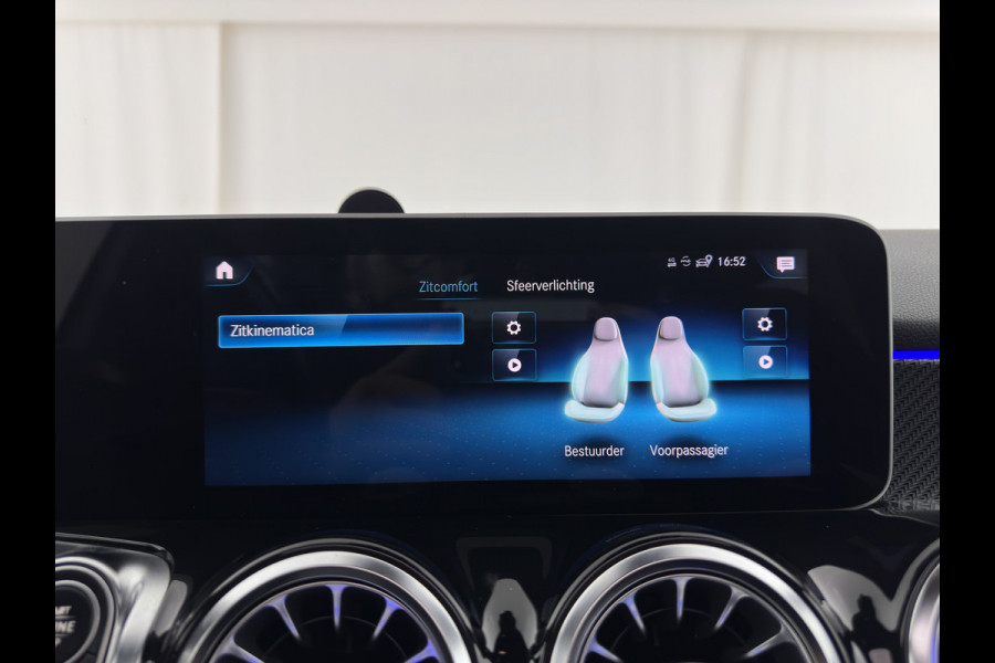 Mercedes-Benz Glb 250 4MATIC Premium Aut. *PANO | LEATHER-MICROFIBRE | FULL-LED | BURMESTER-SOUND | TOP-VIEW | ADAPTIVE-CRUISE | BLIND-SPOT | MEMORY-PACK | WIDESCREEN-COCKPIT | KEYLESS | HEATED-SPORTSEATS | AMBIENT-LIGHT | CARPL