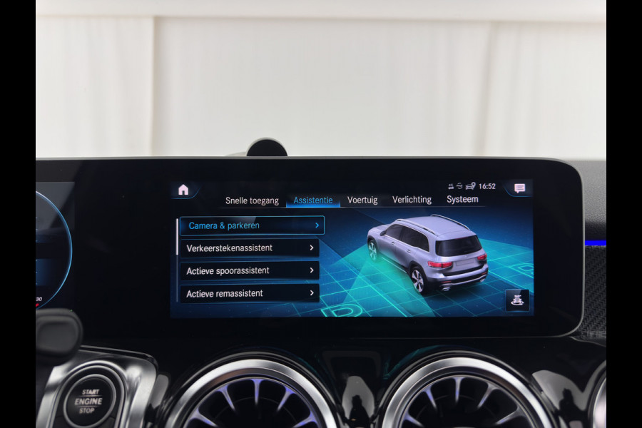 Mercedes-Benz Glb 250 4MATIC Premium Aut. *PANO | LEATHER-MICROFIBRE | FULL-LED | BURMESTER-SOUND | TOP-VIEW | ADAPTIVE-CRUISE | BLIND-SPOT | MEMORY-PACK | WIDESCREEN-COCKPIT | KEYLESS | HEATED-SPORTSEATS | AMBIENT-LIGHT | CARPL