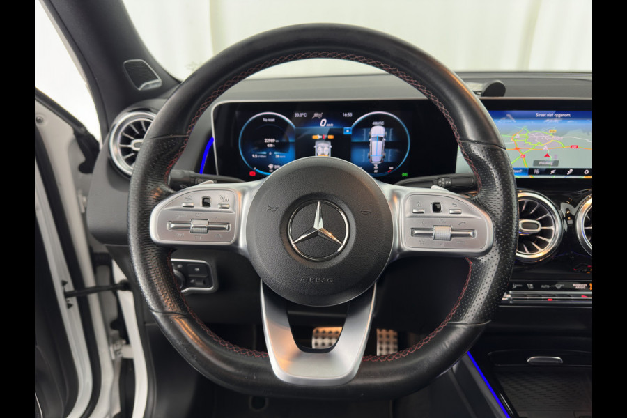 Mercedes-Benz Glb 250 4MATIC Premium Aut. *PANO | LEATHER-MICROFIBRE | FULL-LED | BURMESTER-SOUND | TOP-VIEW | ADAPTIVE-CRUISE | BLIND-SPOT | MEMORY-PACK | WIDESCREEN-COCKPIT | KEYLESS | HEATED-SPORTSEATS | AMBIENT-LIGHT | CARPL
