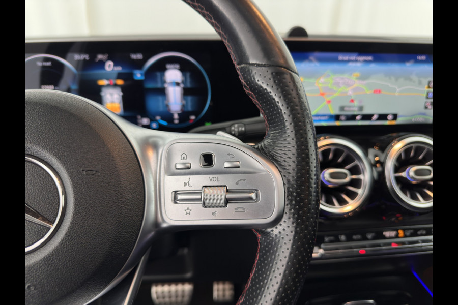 Mercedes-Benz Glb 250 4MATIC Premium Aut. *PANO | LEATHER-MICROFIBRE | FULL-LED | BURMESTER-SOUND | TOP-VIEW | ADAPTIVE-CRUISE | BLIND-SPOT | MEMORY-PACK | WIDESCREEN-COCKPIT | KEYLESS | HEATED-SPORTSEATS | AMBIENT-LIGHT | CARPL