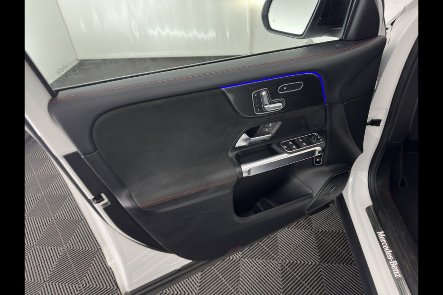 Mercedes-Benz Glb 250 4MATIC Premium Aut. *PANO | LEATHER-MICROFIBRE | FULL-LED | BURMESTER-SOUND | TOP-VIEW | ADAPTIVE-CRUISE | BLIND-SPOT | MEMORY-PACK | WIDESCREEN-COCKPIT | KEYLESS | HEATED-SPORTSEATS | AMBIENT-LIGHT | CARPL