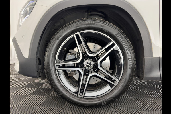 Mercedes-Benz Glb 250 4MATIC Premium Aut. *PANO | LEATHER-MICROFIBRE | FULL-LED | BURMESTER-SOUND | TOP-VIEW | ADAPTIVE-CRUISE | BLIND-SPOT | MEMORY-PACK | WIDESCREEN-COCKPIT | KEYLESS | HEATED-SPORTSEATS | AMBIENT-LIGHT | CARPL