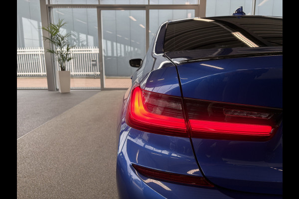 BMW 3-serie 330i M-Sport 260pk Automaat High Exec.Edition SCHUIFDAK/HARMANKARDON/LEDER/360CAMERA/HUD/19INCH