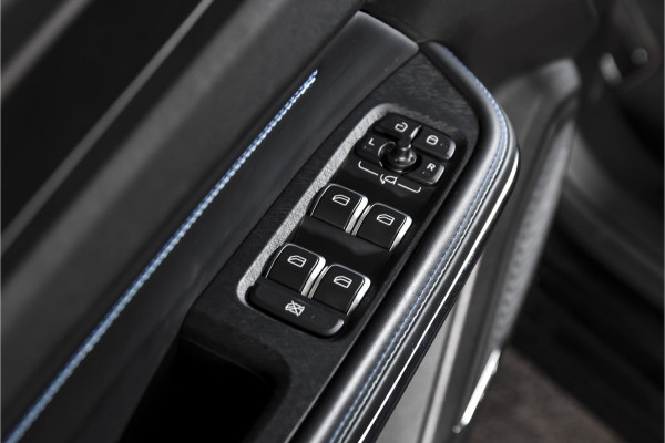 Lynk & Co 01 1.5 PHEV 261PK MY22 | 360 Camera | 7.4 kWh boordlader | S/K-panodak | Adapt. Cruise | Memory | Elek. klep | LM 20" | 5942