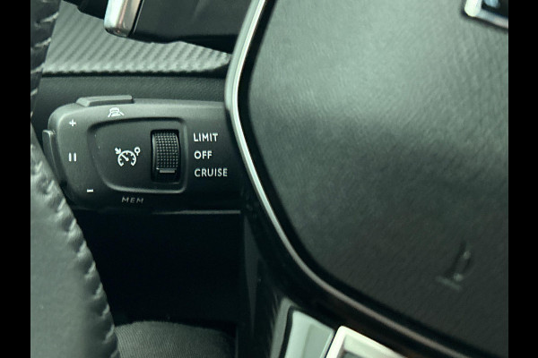 Peugeot 208 1.2 Hybrid 100PK Automaat Allure Navigatie Apple Carplay/Android Auto Airco Camera Parkeer sensoren Cruise Control LED