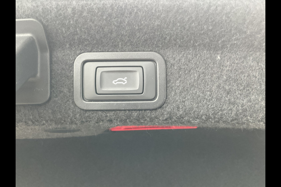 Audi A6 Limousine 55 TFSI e 395pk Quattro Competition PHEV S-Line Plug-in Audi A6 Limousine 55 TFSI e 395pk Quattro Competition PHEV S-Line Plug-in