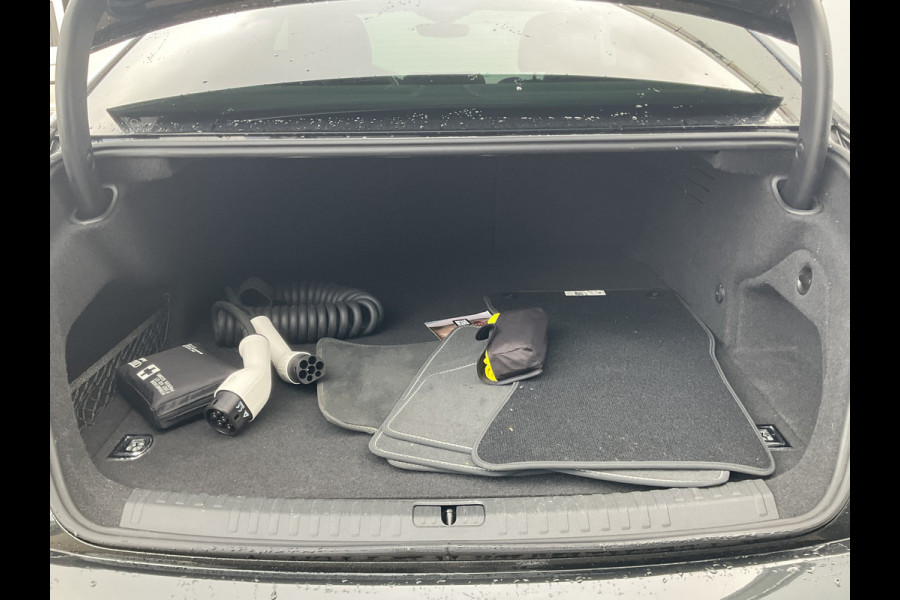 Audi A6 Limousine 55 TFSI e 395pk Quattro Competition PHEV S-Line Plug-in Audi A6 Limousine 55 TFSI e 395pk Quattro Competition PHEV S-Line Plug-in