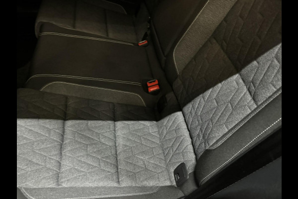 Volkswagen Passat Variant 1.5 TSI Business Garantie Elek. Trekhaak Carplay StoelVW Keyless ACC PDC Navi LED DAB Rijklaar Volkswagen Passat Variant 1.5 TSI Business Garantie Elek. Trekhaak Carplay StoelVW Keyless ACC PDC Navi LED DAB Rijklaar