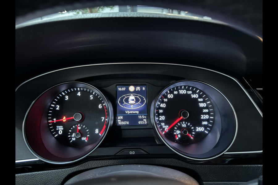 Volkswagen Passat Variant 1.5 TSI Business Garantie Elek. Trekhaak Carplay StoelVW Keyless ACC PDC Navi LED DAB Rijklaar Volkswagen Passat Variant 1.5 TSI Business Garantie Elek. Trekhaak Carplay StoelVW Keyless ACC PDC Navi LED DAB Rijklaar