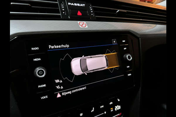 Volkswagen Passat Variant 1.5 TSI Business Garantie Elek. Trekhaak Carplay StoelVW Keyless ACC PDC Navi LED DAB Rijklaar Volkswagen Passat Variant 1.5 TSI Business Garantie Elek. Trekhaak Carplay StoelVW Keyless ACC PDC Navi LED DAB Rijklaar