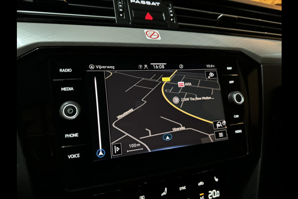 Volkswagen Passat Variant 1.5 TSI Business Garantie Elek. Trekhaak Carplay StoelVW Keyless ACC PDC Navi LED DAB Rijklaar Volkswagen Passat Variant 1.5 TSI Business Garantie Elek. Trekhaak Carplay StoelVW Keyless ACC PDC Navi LED DAB Rijklaar