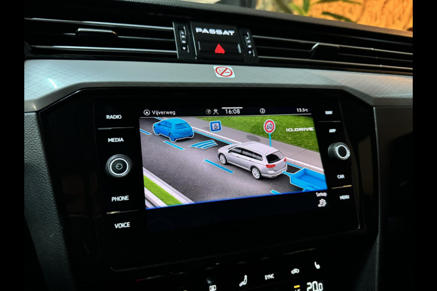 Volkswagen Passat Variant 1.5 TSI Business Garantie Elek. Trekhaak Carplay StoelVW Keyless ACC PDC Navi LED DAB Rijklaar Volkswagen Passat Variant 1.5 TSI Business Garantie Elek. Trekhaak Carplay StoelVW Keyless ACC PDC Navi LED DAB Rijklaar
