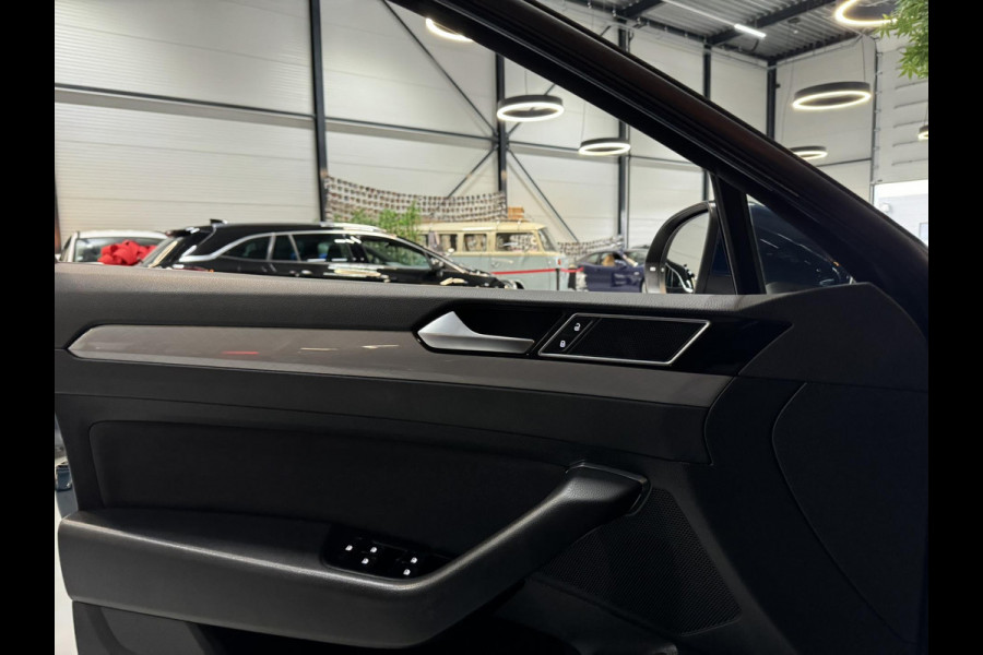 Volkswagen Passat Variant 1.5 TSI Business Garantie Elek. Trekhaak Carplay StoelVW Keyless ACC PDC Navi LED DAB Rijklaar Volkswagen Passat Variant 1.5 TSI Business Garantie Elek. Trekhaak Carplay StoelVW Keyless ACC PDC Navi LED DAB Rijklaar