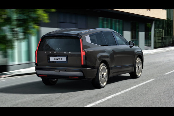 Hyundai IONIQ 9 Lounge AWD+ 7p. 110.3 kWh | NU VOOR €80.450 INCLUSIEF €2000 KORTING Hyundai IONIQ 9 Lounge AWD+ 7p. 110.3 kWh | NU VOOR €80.450 INCLUSIEF €2000 KORTING