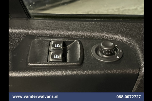 Renault Trafic 2.0 dCi 120pk L1H1 Euro6 Airco | Camera | Imperiaal | LED | Navigatie Bijrijdersbank, Parkeersensoren Renault Trafic 2.0 dCi 120pk L1H1 Euro6 Airco | Camera | Imperiaal | LED | Navigatie Bijrijdersbank, Parkeersensoren