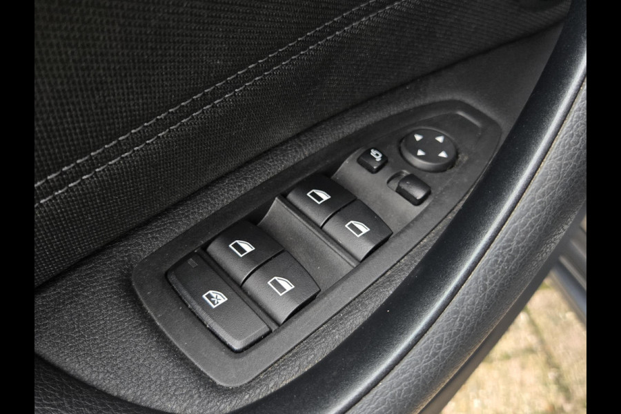 BMW X1 sDrive20i SPORTLINE | HARMAN KARDON | SPORTSTOELEN | TREKHAAK | STOELVERWARMING | BMW X1 sDrive20i SPORTLINE | HARMAN KARDON | SPORTSTOELEN | TREKHAAK | STOELVERWARMING |