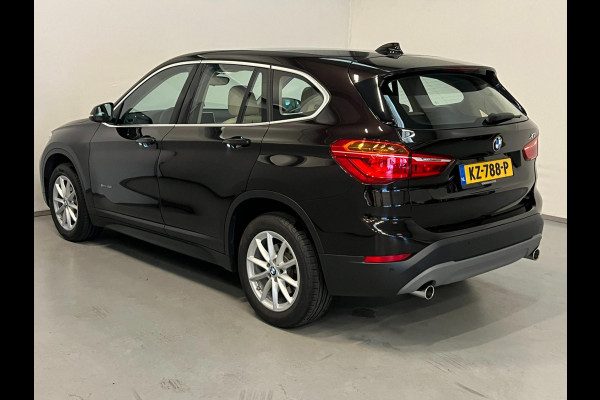 BMW X1 SDrive20i High Exe / NL-auto / Leder / Headup / Keyless