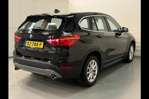 BMW X1 SDrive20i High Exe / NL-auto / Leder / Headup / Keyless