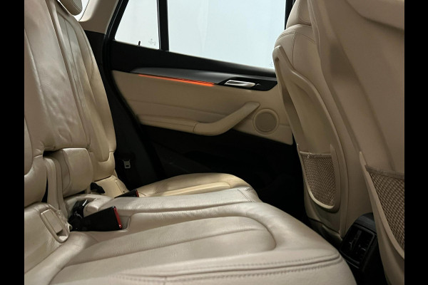 BMW X1 SDrive20i High Exe / NL-auto / Leder / Headup / Keyless