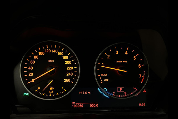 BMW X1 SDrive20i High Exe / NL-auto / Leder / Headup / Keyless