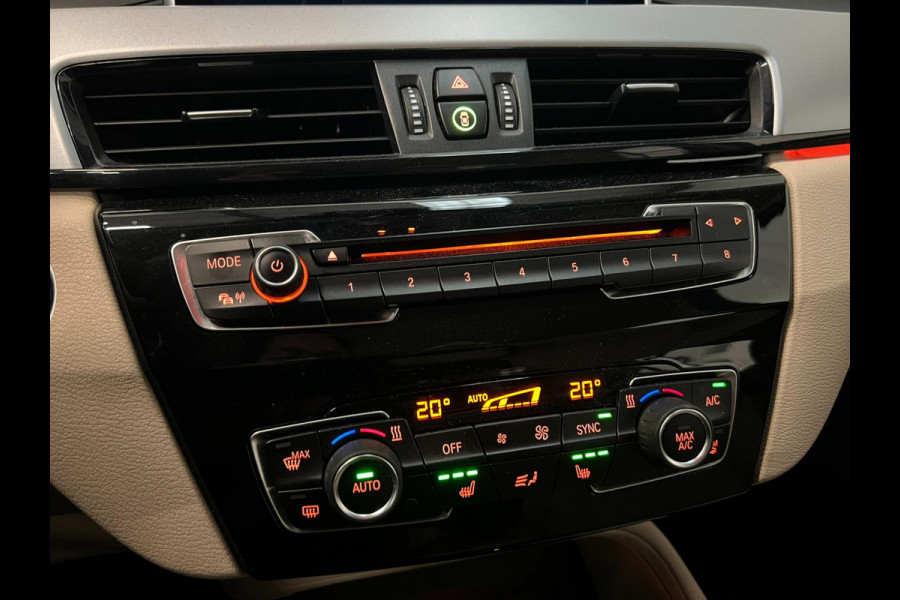 BMW X1 SDrive20i High Exe / NL-auto / Leder / Headup / Keyless