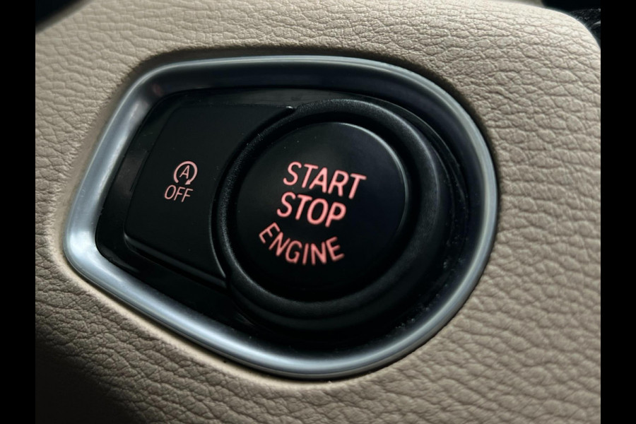 BMW X1 SDrive20i High Exe / NL-auto / Leder / Headup / Keyless